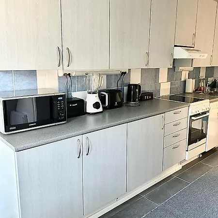 아파트 Modern Two Bedroom *
